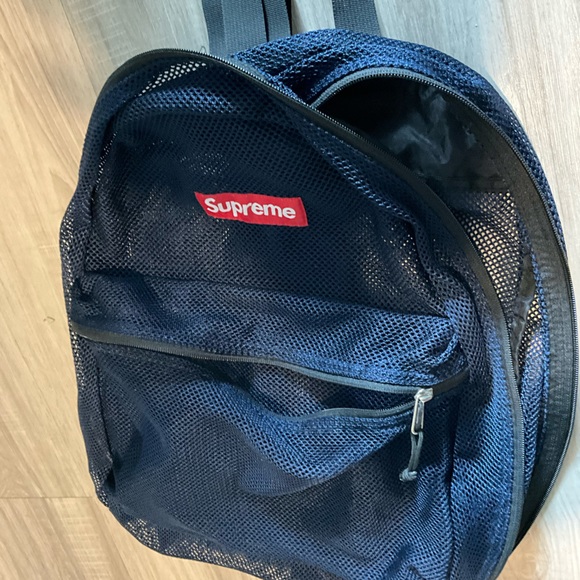 Authentic SUPREME Mesh Backpack - Navy - Picture 5 of 5